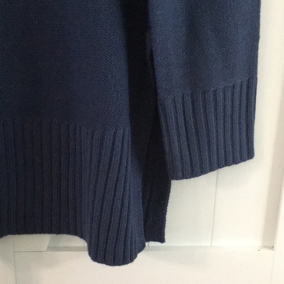 Fashion Merokeety Crewneck solid Navy blue knit pullover sweater. Medium - Picture 5 of 13